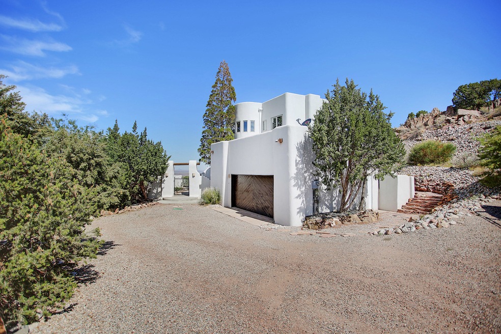 9 Sombra Del Monte Rd, Placitas, NM 87043 - photo 1