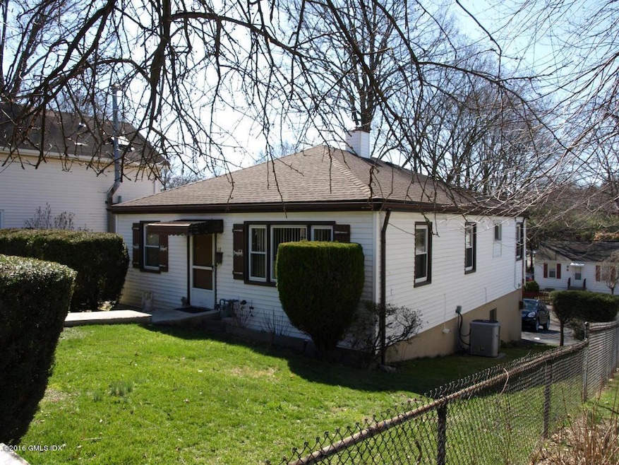 18 Pemberwick Rd unit 1, Greenwich, CT 06831 - photo 1