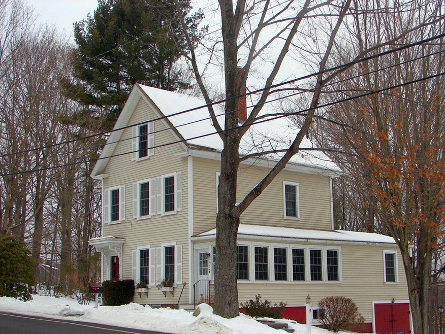 Beautiful country New Englander with...