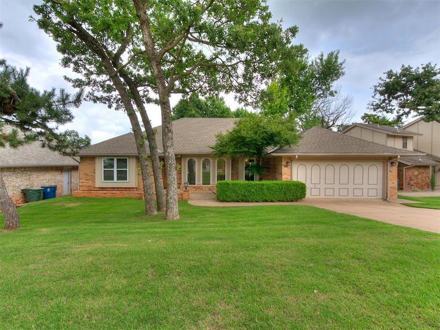 908 Carfax Rd, Edmond, OK 73034 - photo 1