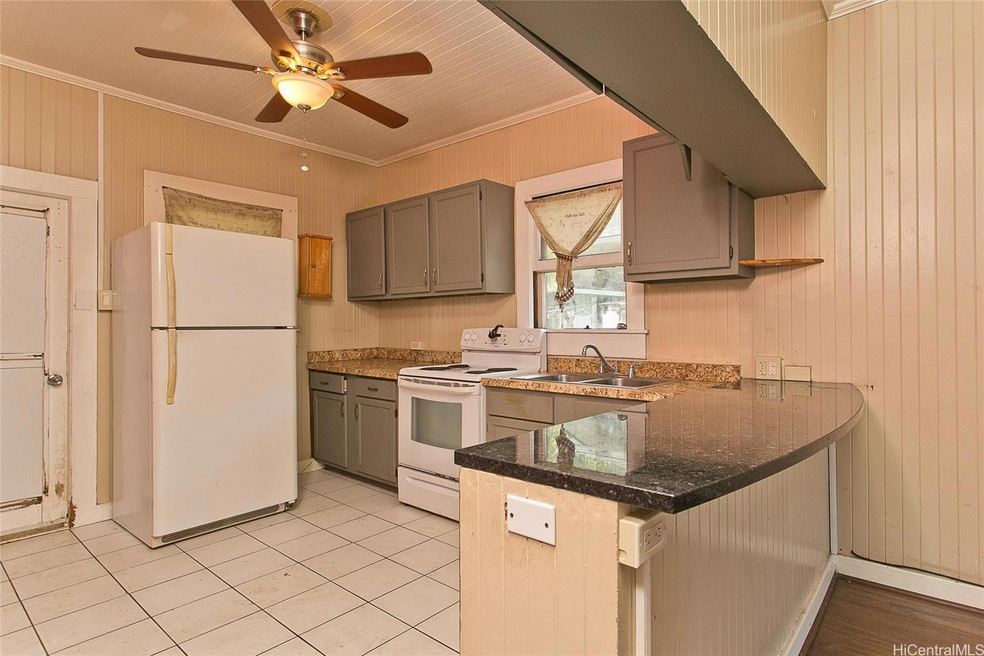 MIDDLE DWELLING KITCHEN
