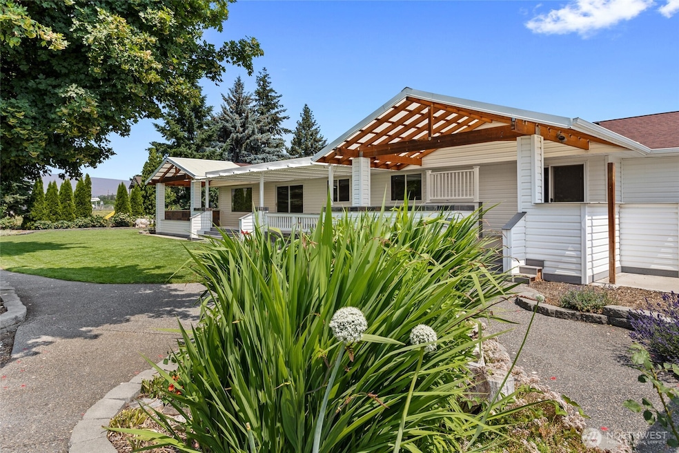 5252 U S 12, Yakima, WA 98908 - photo 1