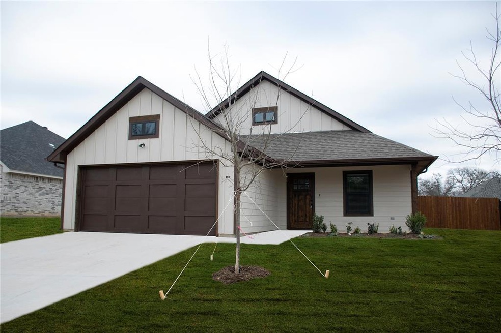 108 Clover Cir, Weatherford, TX 76086 - photo 1