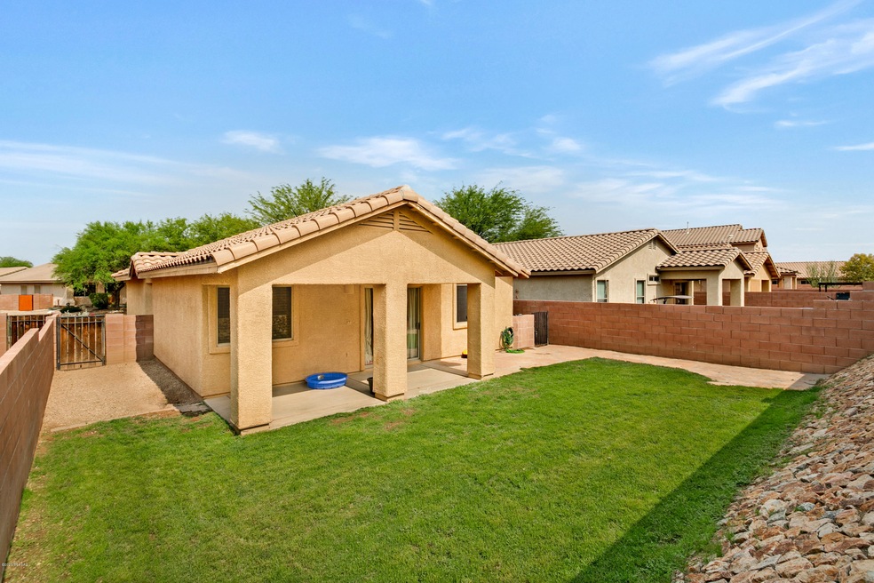 Spacious Backyard
