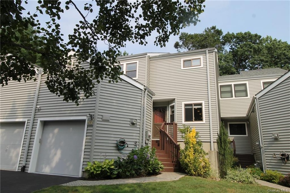 322 Chase Ct, Ossining, NY 10562 - photo 1