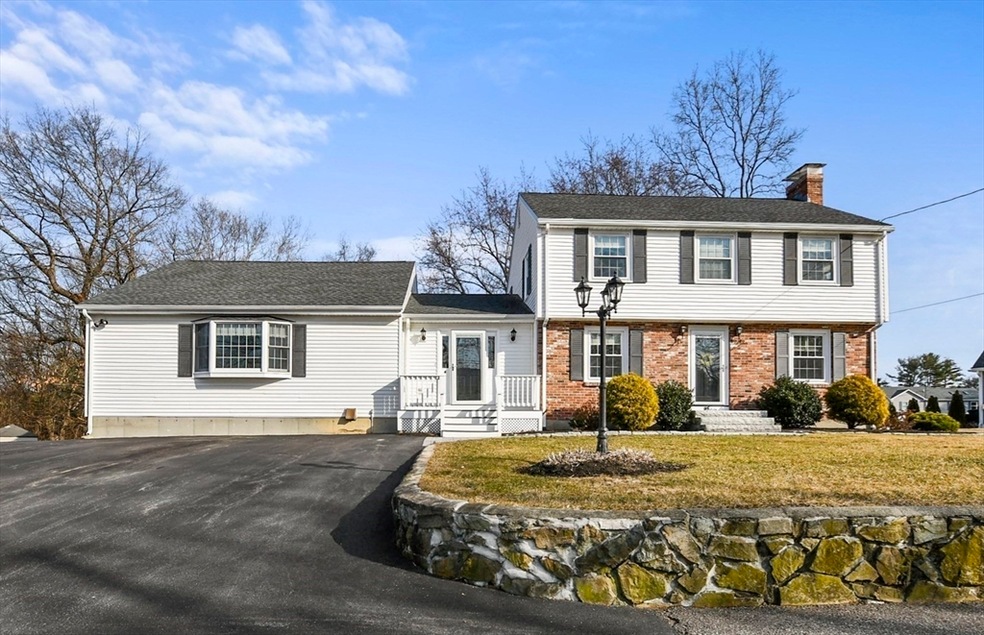 95 Middle St, Woburn, MA 01801 - photo 1