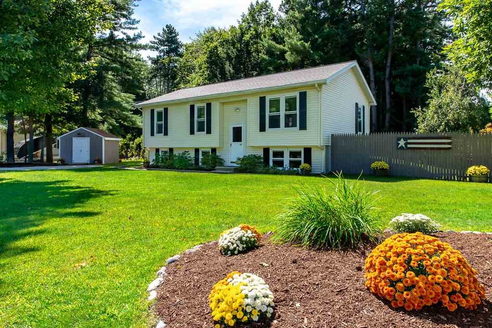 51 Lowell St, Rochester, NH 03867 - photo 1