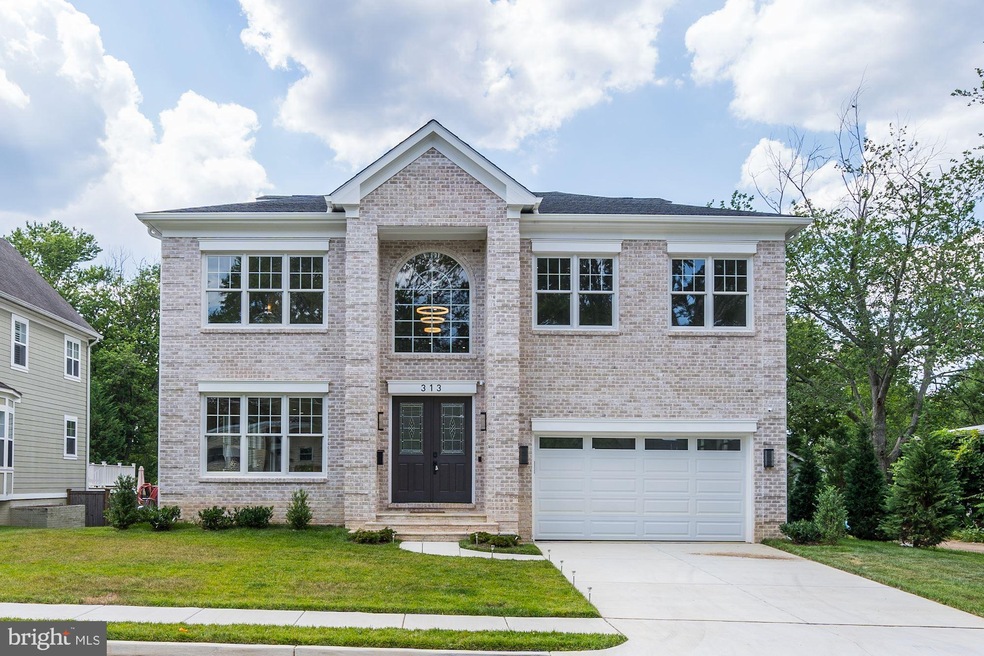 313 George St SW, Vienna, VA 22180 - photo 1