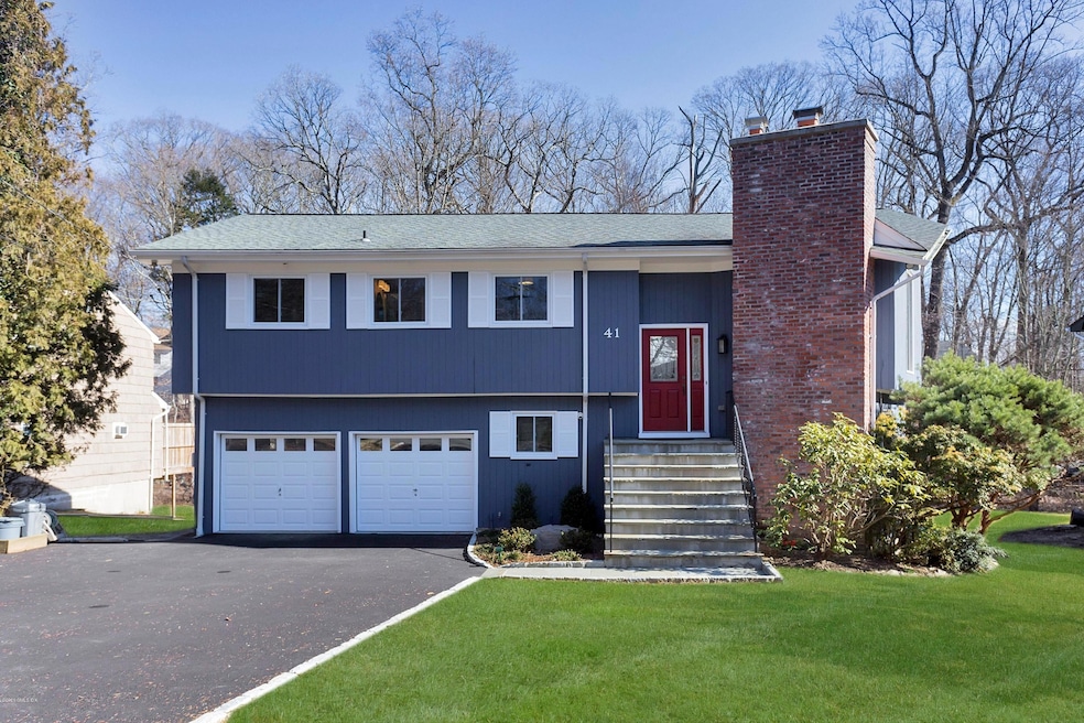 41 Sundance Dr, Cos Cob, CT 06807 - photo 1