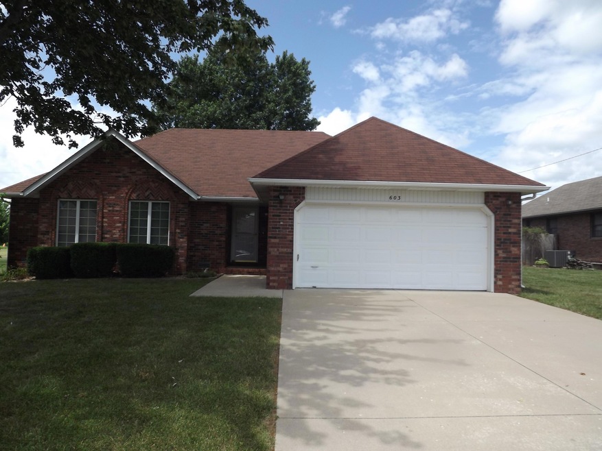 603 N Patricia St, Nixa, MO 65714 - photo 1