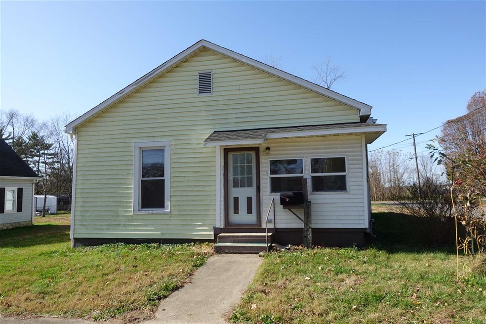 802 Short St, Bicknell, IN 47512 - photo 1