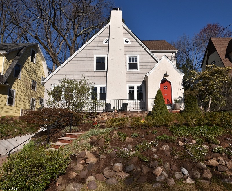 23 Oakridge Rd, West Orange, NJ 07052 - photo 1