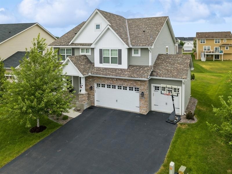 Introducing 6672 Carriage Way