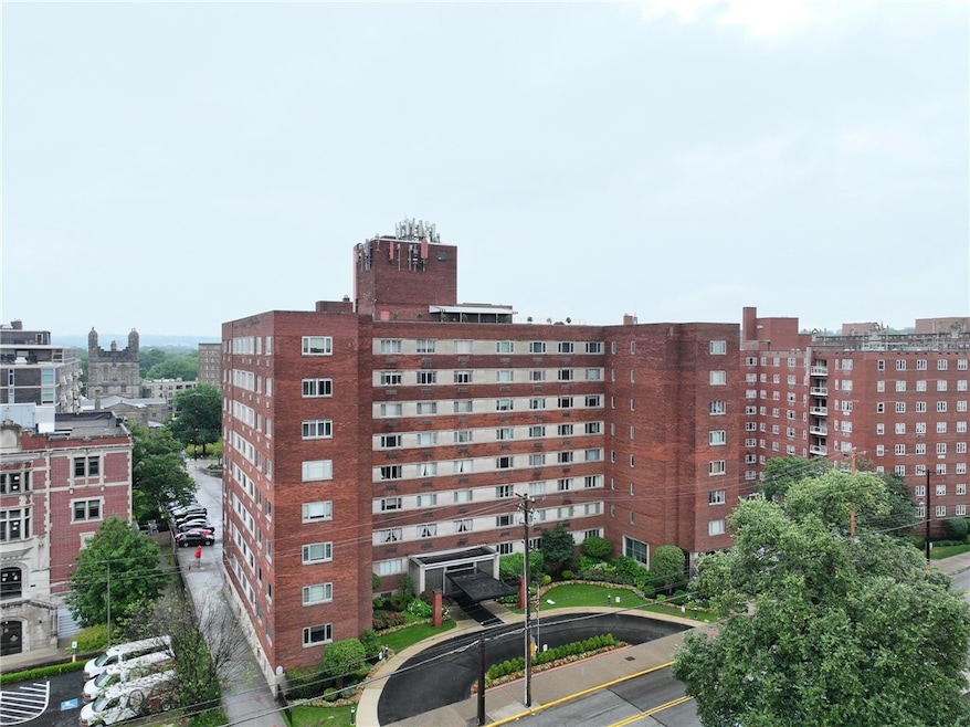 Park Plaza unit 815, Oakland, PA 15213 - photo 1