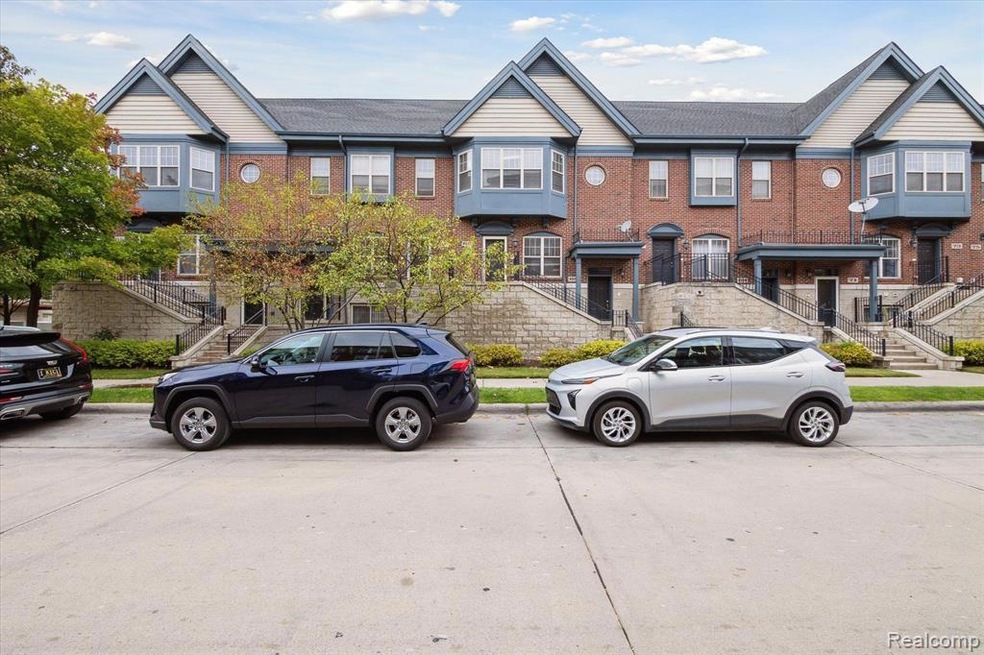 61 Winder- additional street parking available