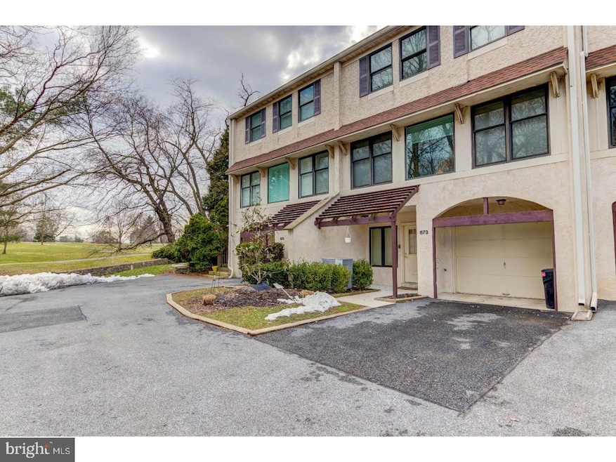 673 Niblick Ln unit 8, Wallingford, PA 19086 - photo 1