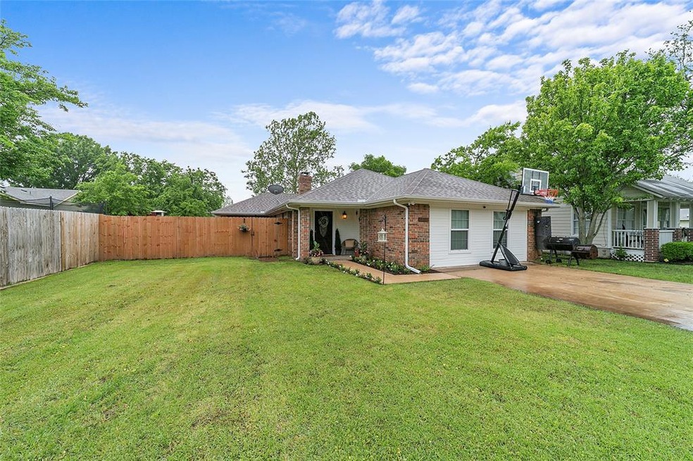 710 W Main St, Celina, TX 75009 - photo 1