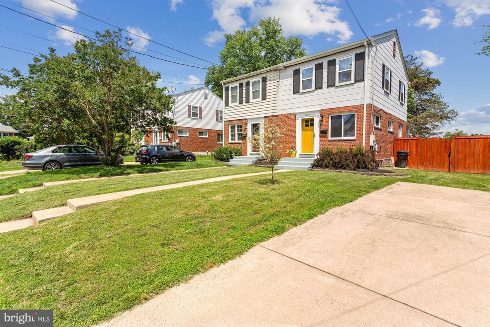 6727 Kenyon Dr, Alexandria, VA 22307 - photo 1