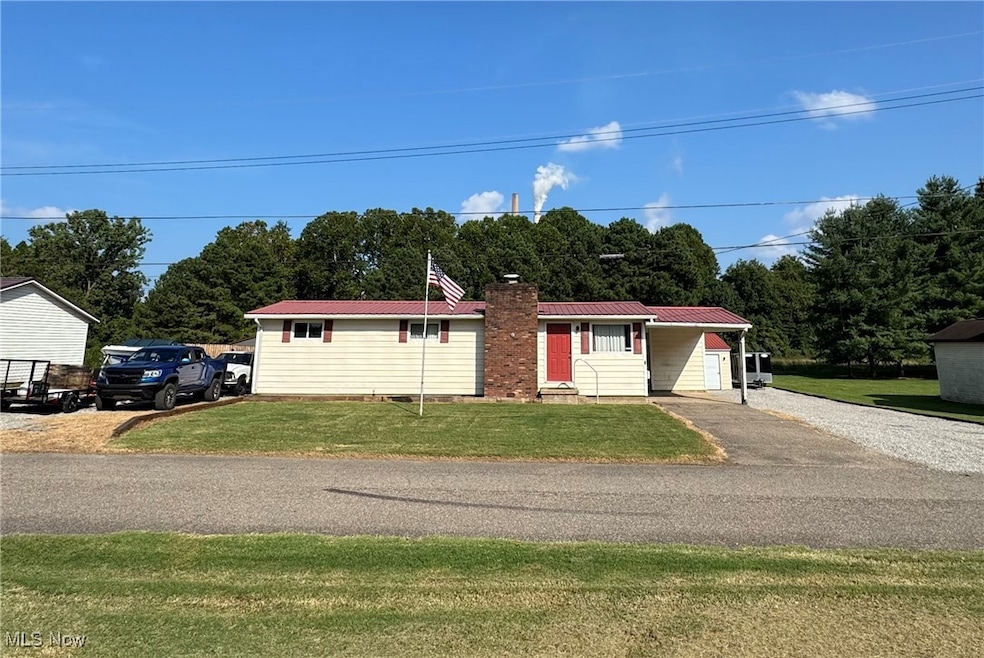 207 Walnut St, New Haven, WV 25265 - photo 1