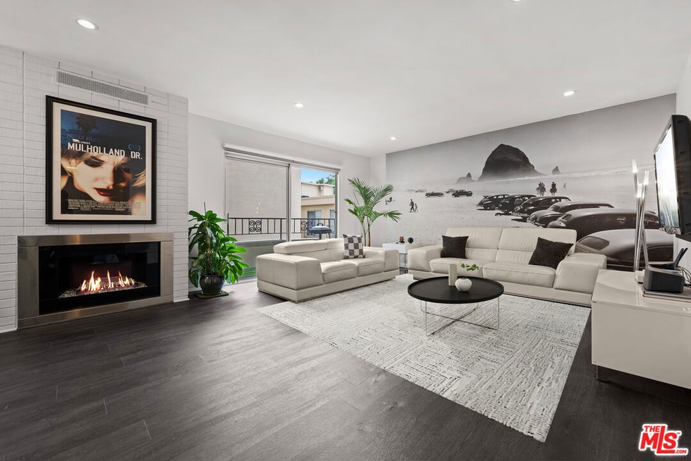 1221 N Kings Rd unit 207, West Hollywood, CA 90069 - photo 1