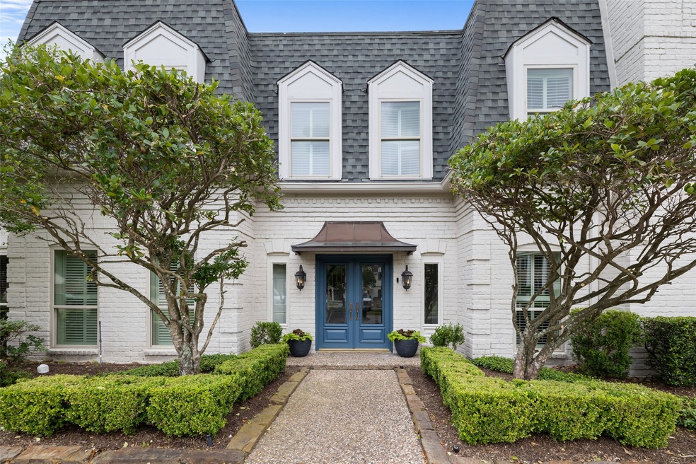 313 Gentilly Place, Houston, TX 77024 - photo 1