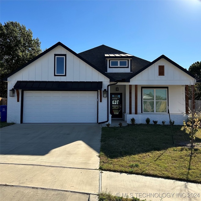 7215 S Walnut Cir, Broken Arrow, OK 74011 - photo 1