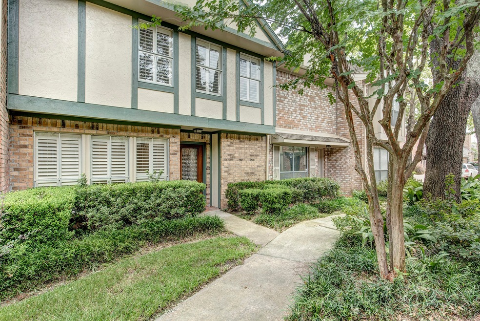 727 Bunker Hill Rd unit 66, Houston, TX 77024 - photo 1