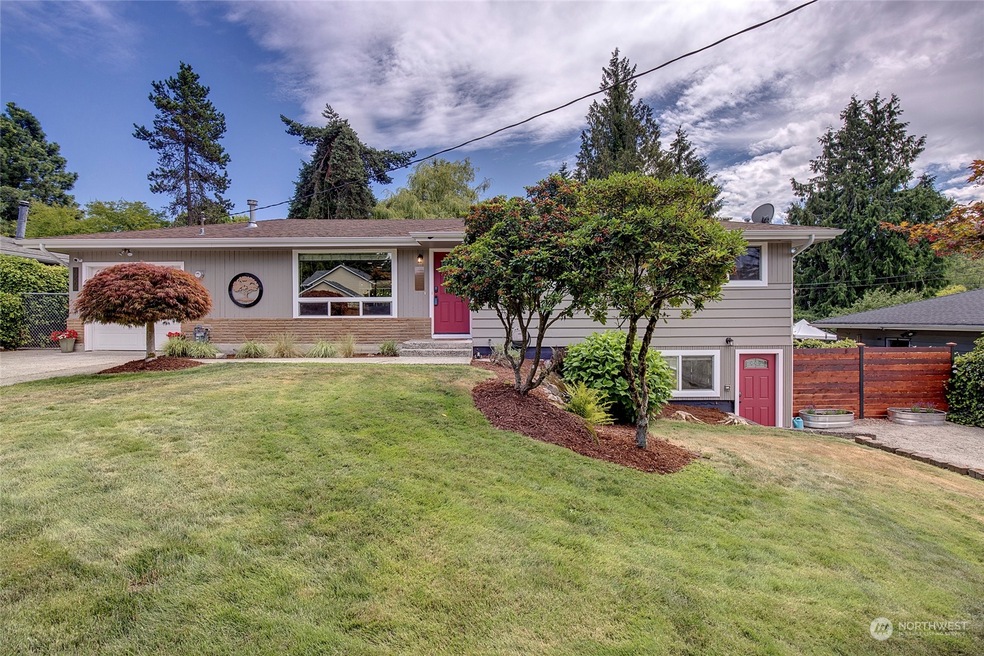 8629 NE 157th St, Kenmore, WA 98028 - photo 1