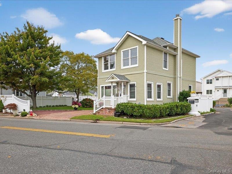 Pending $987,000 • Co-Listing Agent