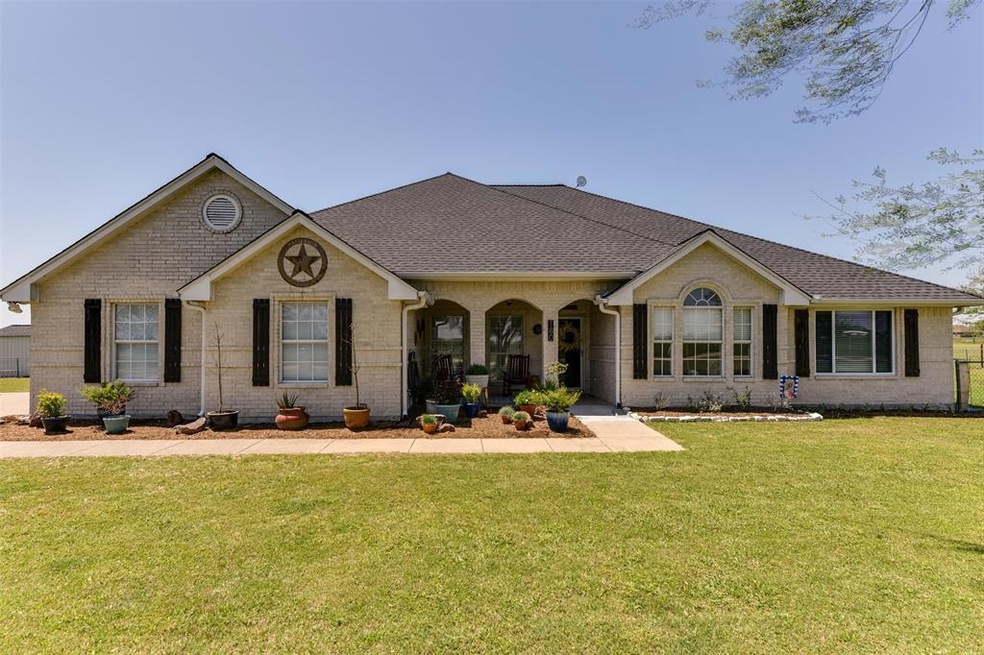 180 Hollis Rd, Waxahachie, TX 75167 - photo 1