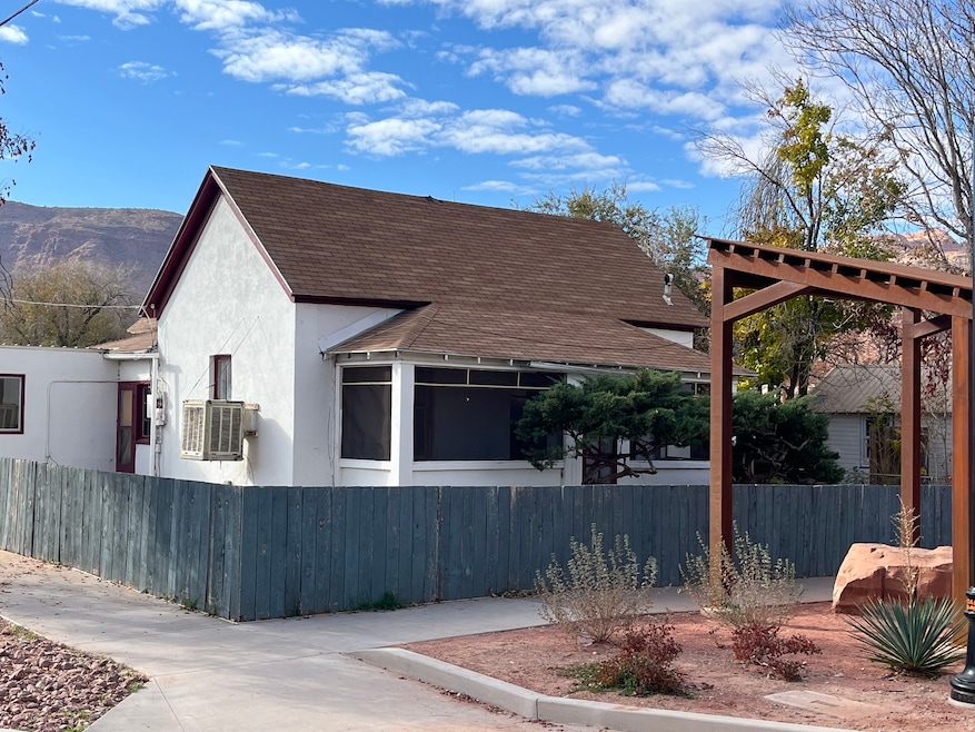 94 E 100 N, Moab, UT 84532 - photo 1