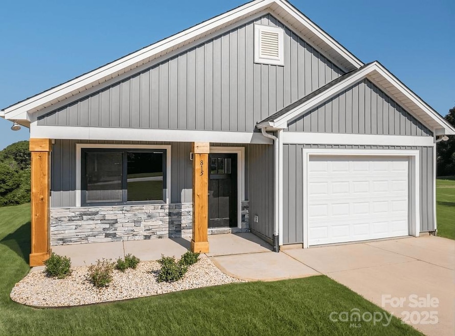 815 32nd St NE unit 3, Conover, NC 28613 - photo 1