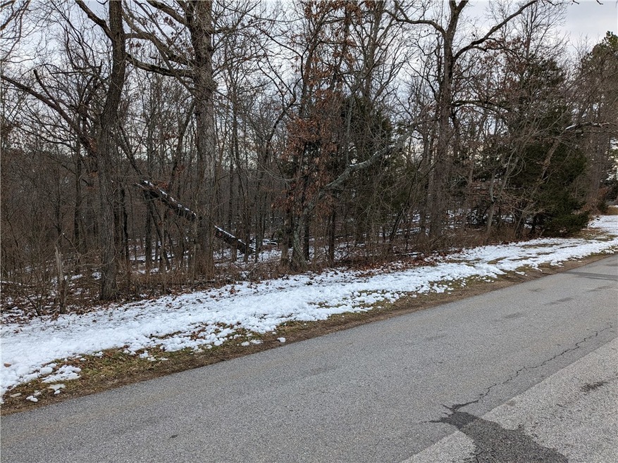 2 Chaucer Dr, Bella Vista, AR 72714 - photo 1