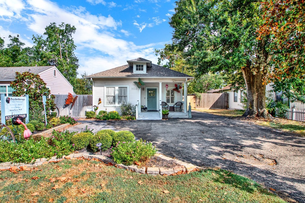 502 Mason St, Tomball, TX 77375 - photo 1