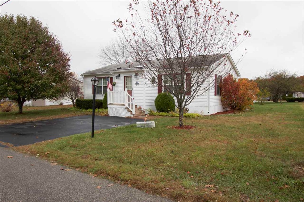 162 Staples St, Seabrook, NH 03874 - photo 1