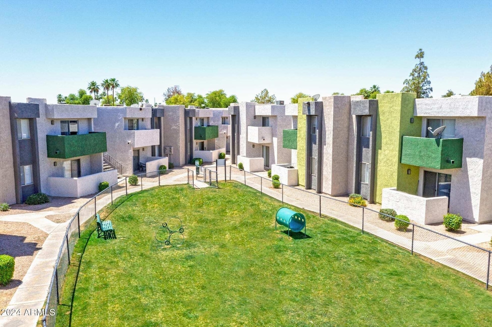 949 S Longmore unit 1, Mesa, AZ 85202 - photo 1