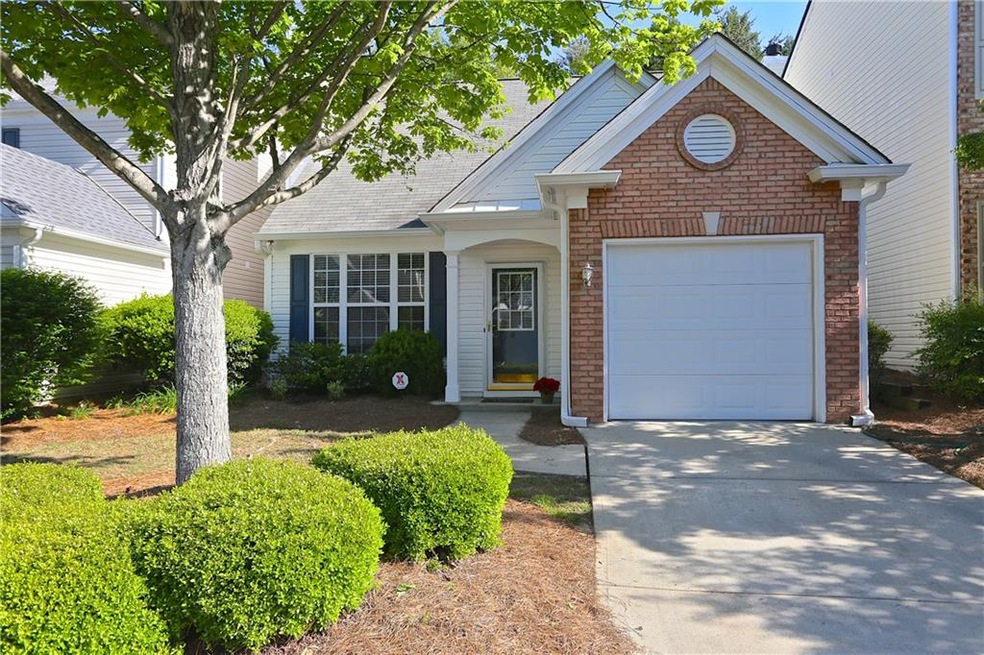 Beautifully maintained home with master on main fl