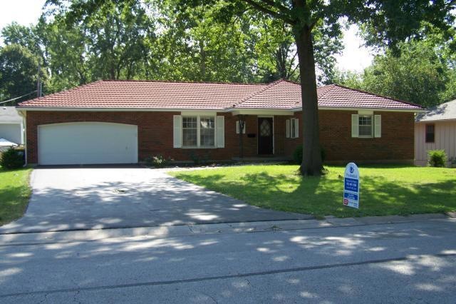 5213 Garnett St, Shawnee, KS 66203 - photo 1