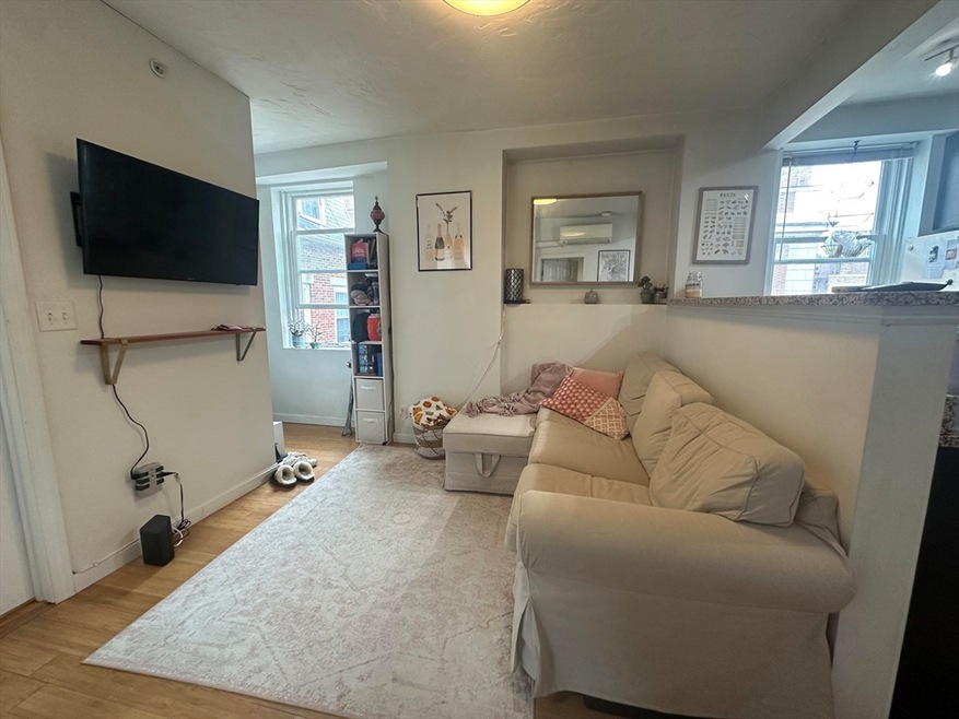 35 N Margin St unit 6, Boston, MA 02113 - photo 1