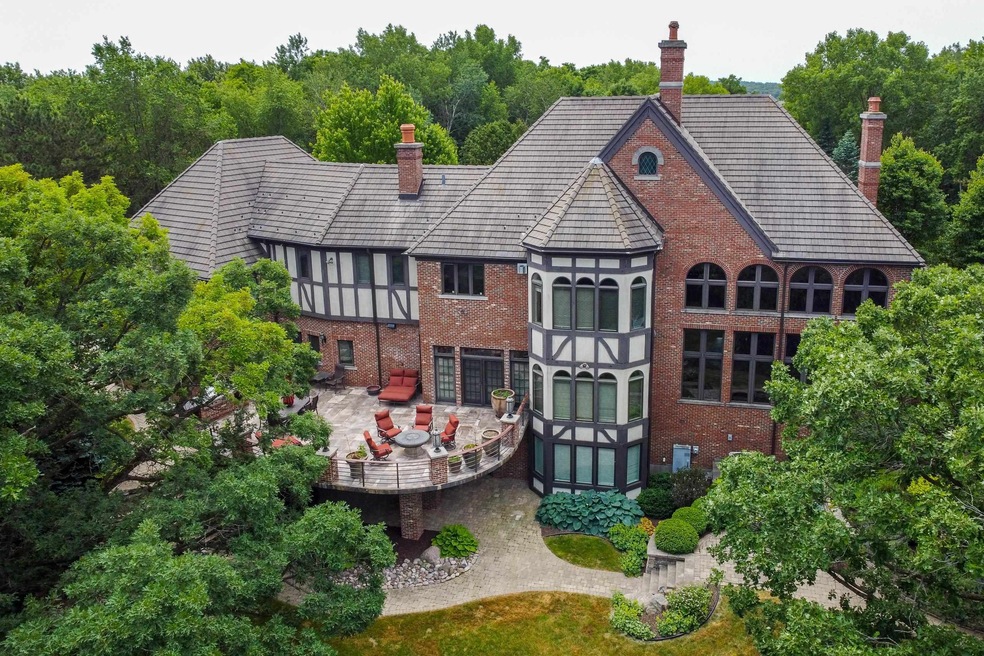 5434 Whalen Rd, Fitchburg, WI 53575 - photo 1