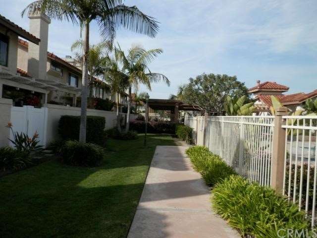 Walking path to Community Pool