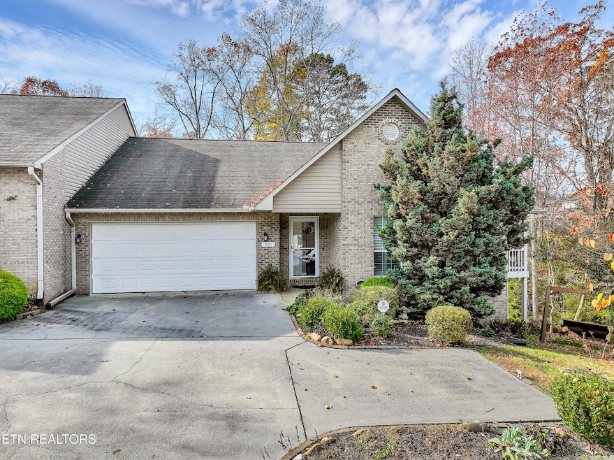 921 Mercer Dr, Maryville, TN 37801 - photo 1