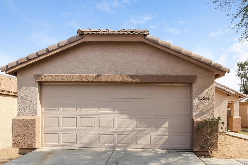 000-photo-front-view-6089620