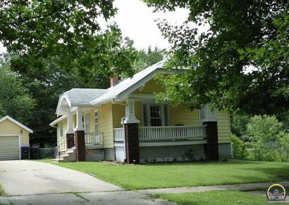 1109 SW High Ave, Topeka, KS 66604 - photo 1