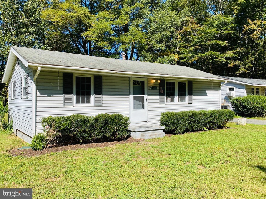 291 Brooks Dr, Colonial Beach, VA 22443 - photo 1