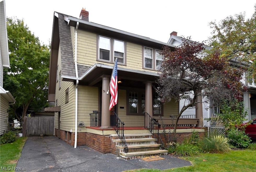 View of front of house featuring a porch