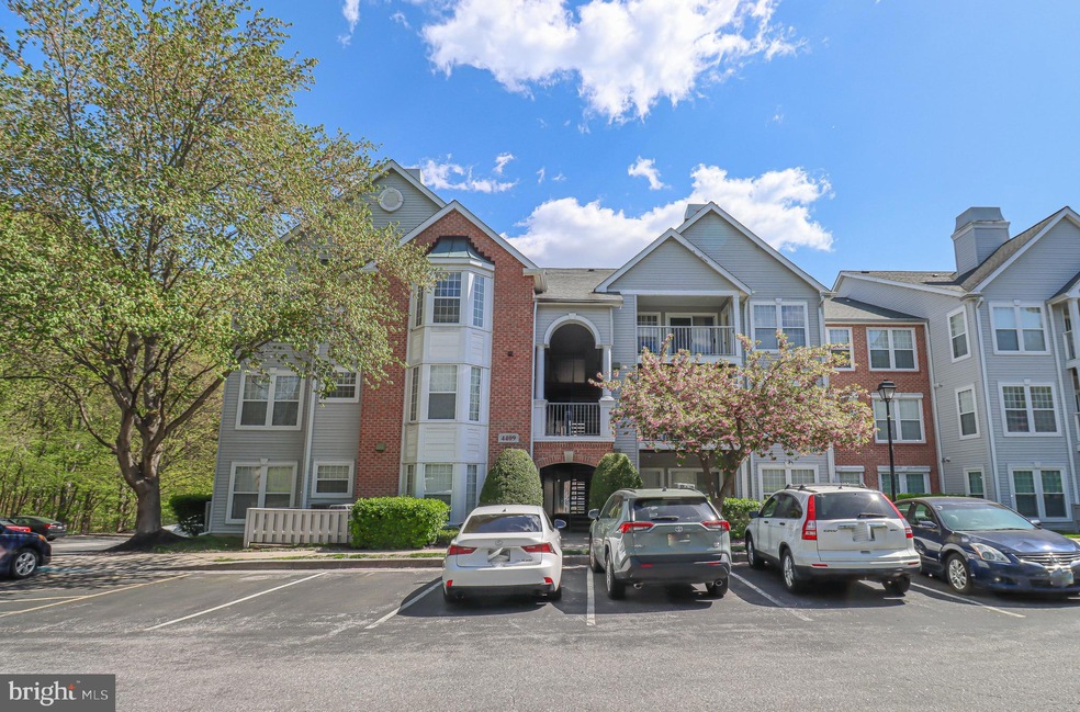 4409 Silverbrook Ln unit I101, Owings Mills, MD 21117 - photo 1
