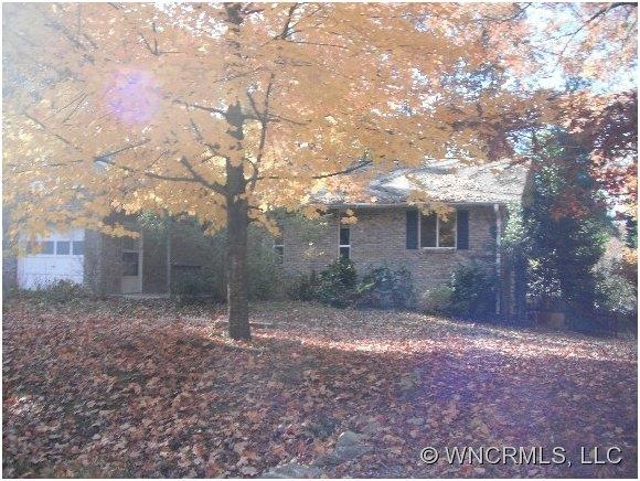 120 Atwood Dr, Hendersonville, NC 28792 - photo 1