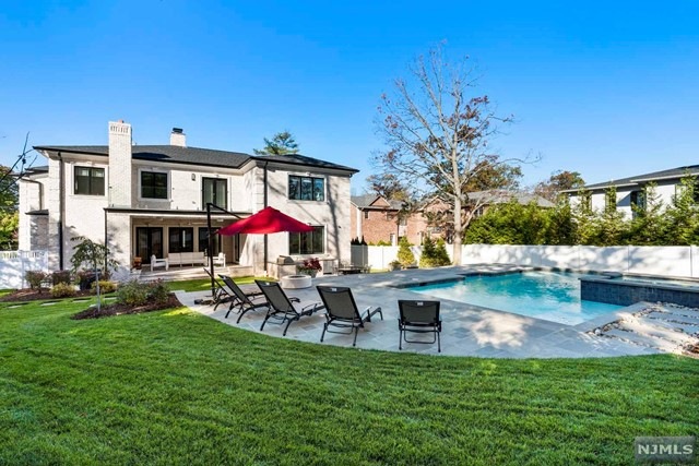 Sold $4,200,000 • Co-Listing Agent