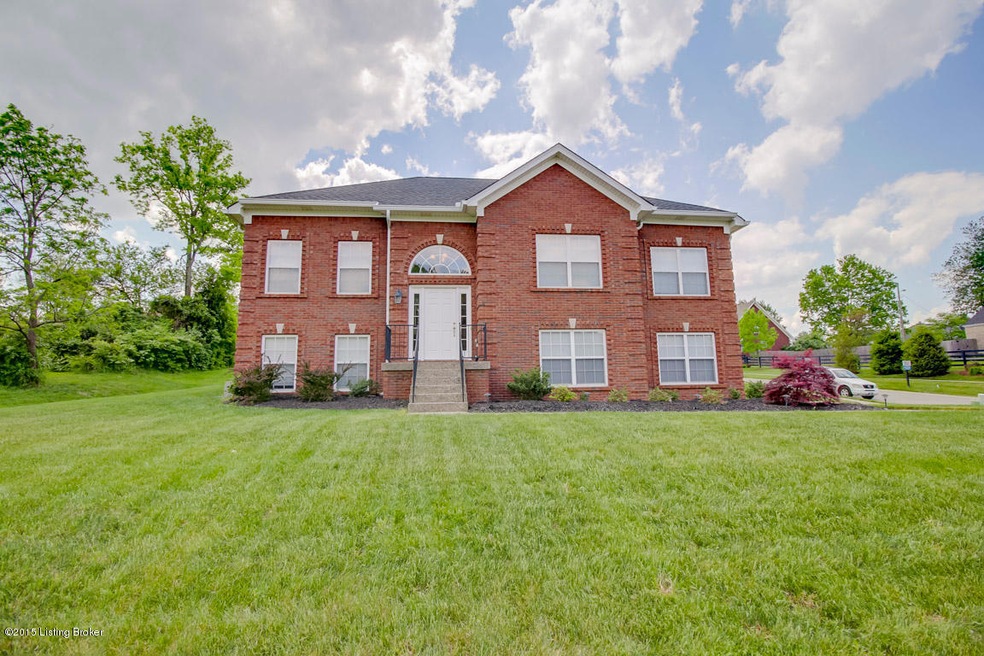 6101 Hudson Creek Dr, Louisville, KY 40291 - photo 1